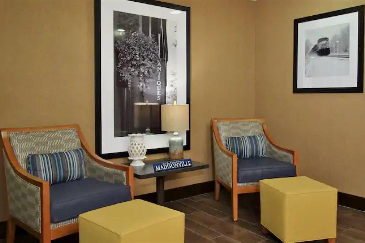 Hampton Inn & Suites Мэдисонвилл Экстерьер фото