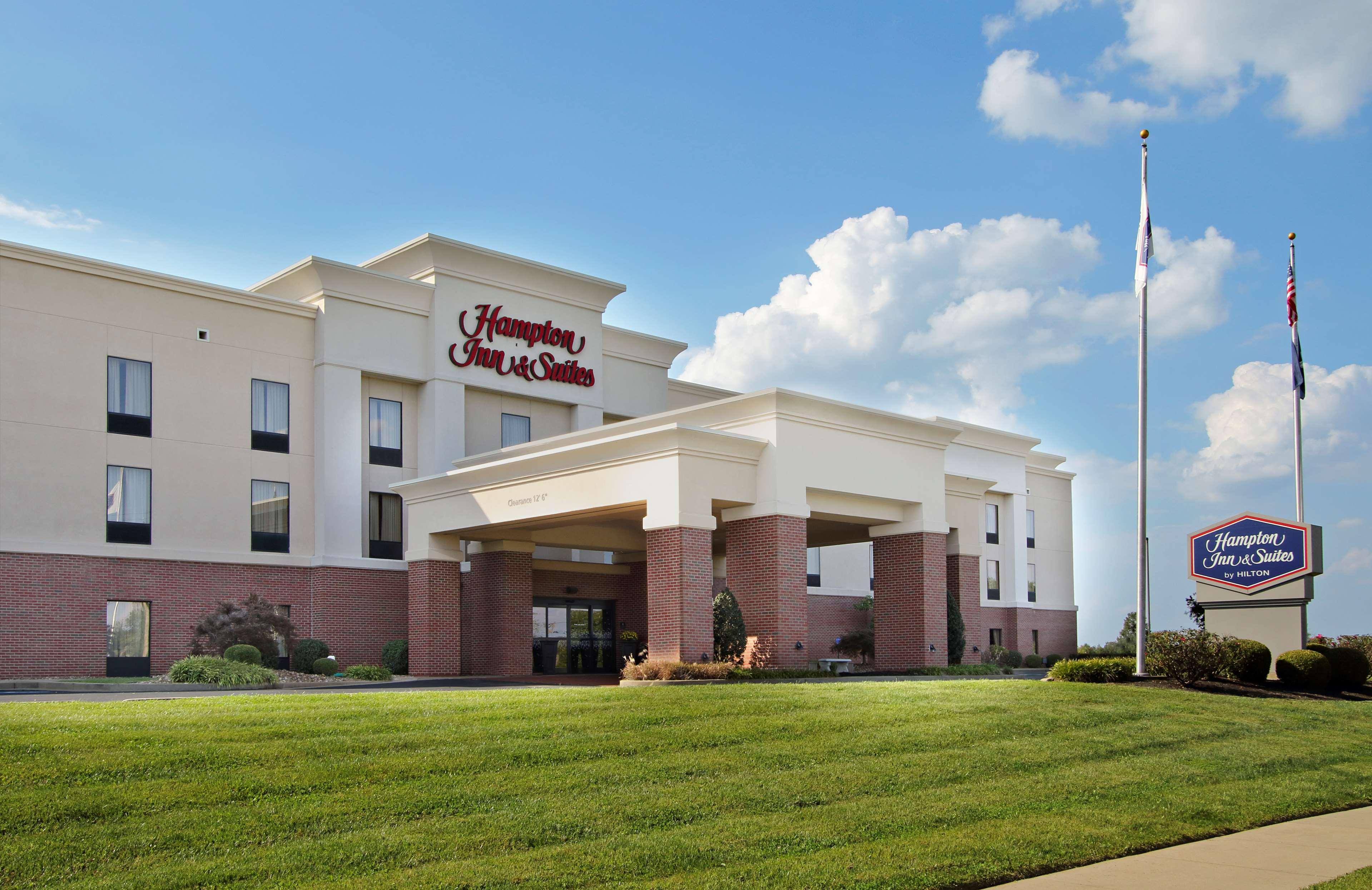 Hampton Inn & Suites Мэдисонвилл Экстерьер фото