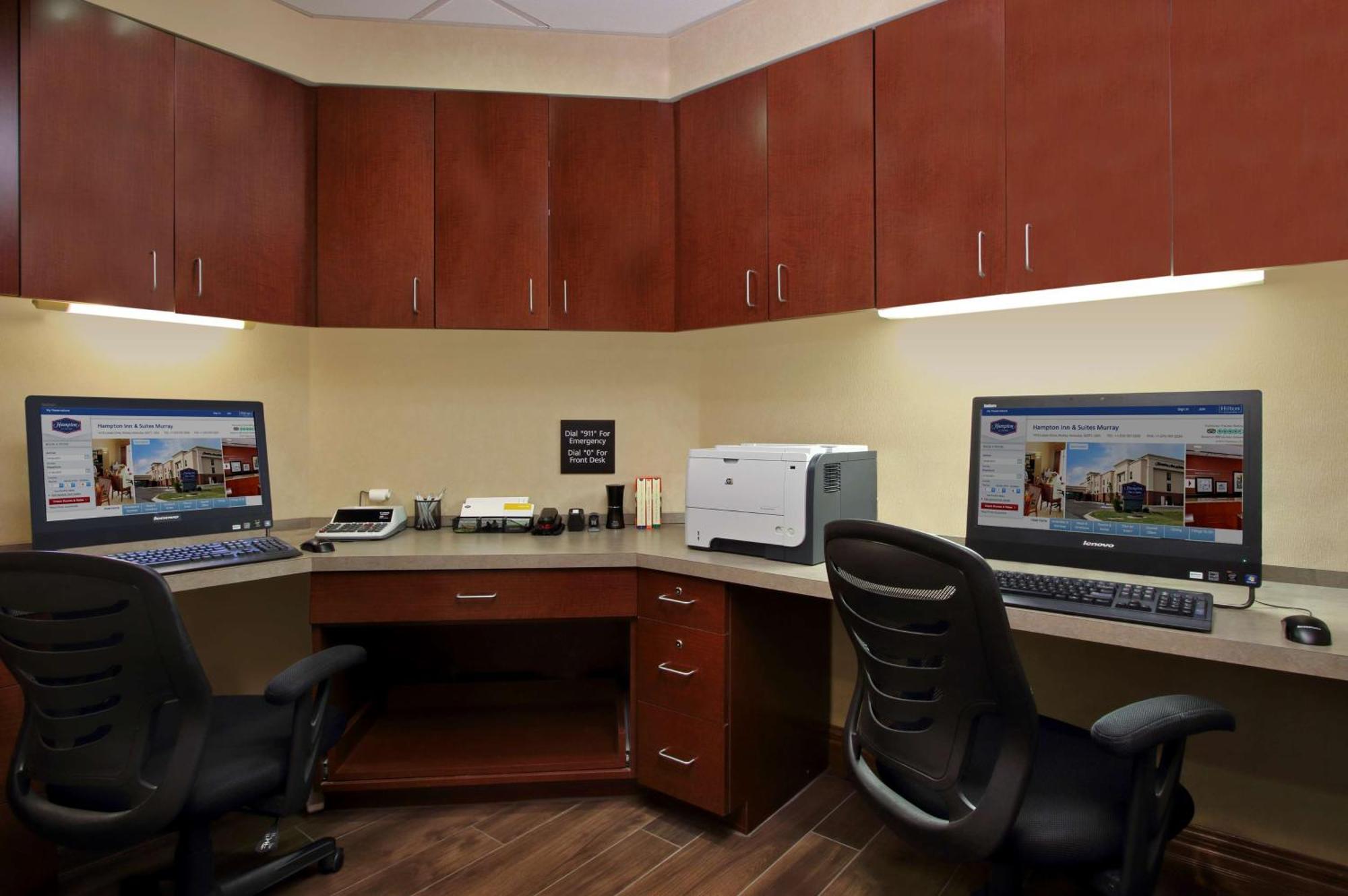 Hampton Inn & Suites Мэдисонвилл Экстерьер фото