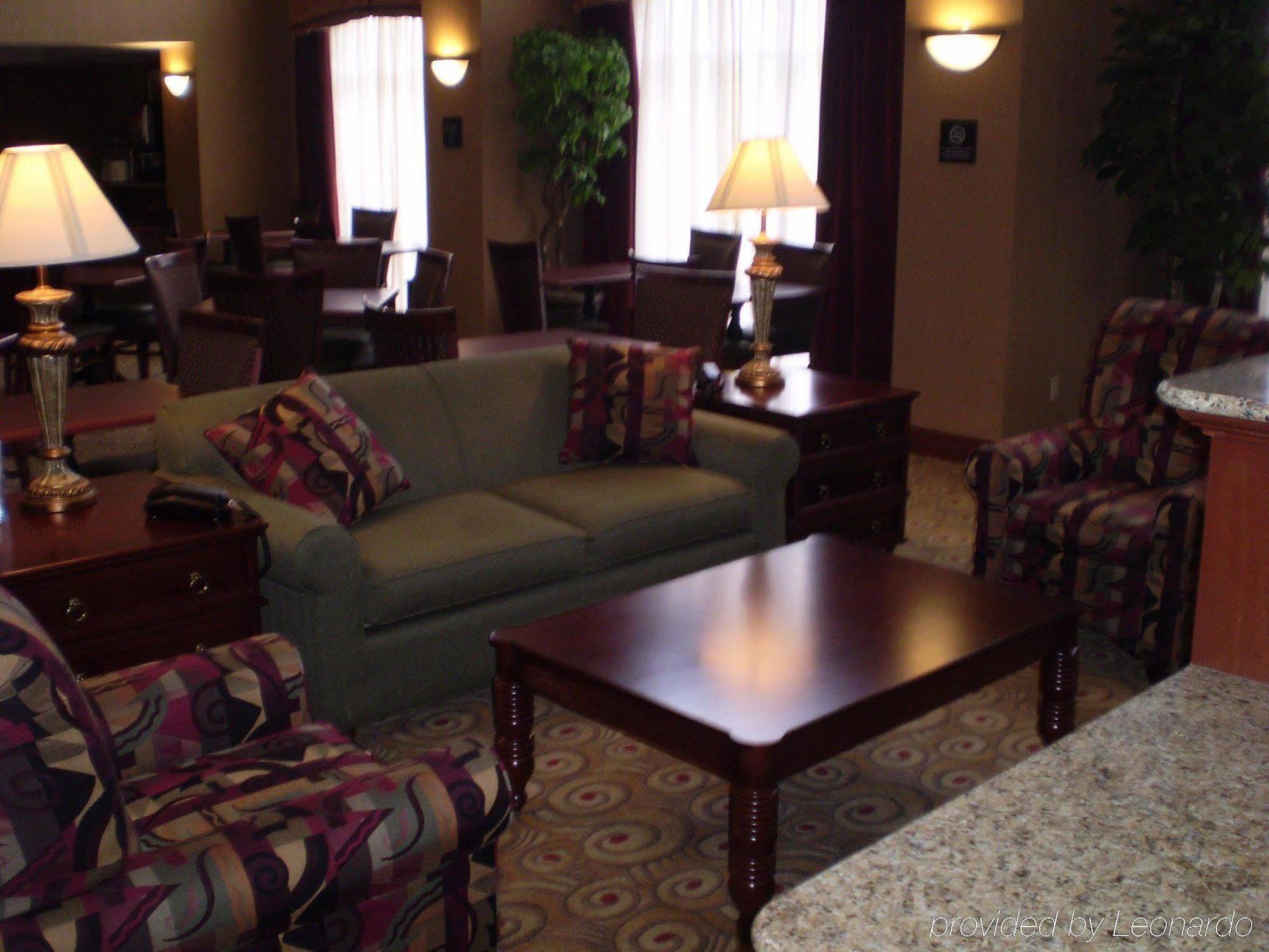 Hampton Inn & Suites Мэдисонвилл Экстерьер фото